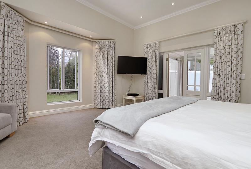 5 Bedroom Property for Sale in Steenberg Estate Western Cape